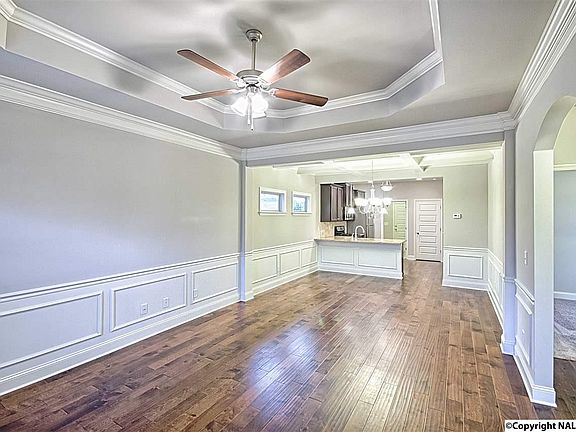 2nd image of 7025 Camrose Ln