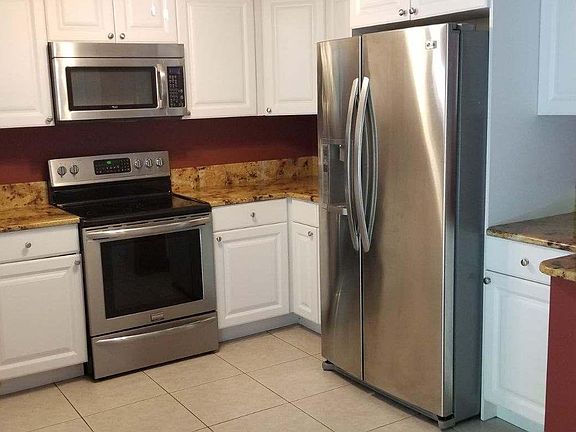 3rd image of 4191 NE Cheri Dr