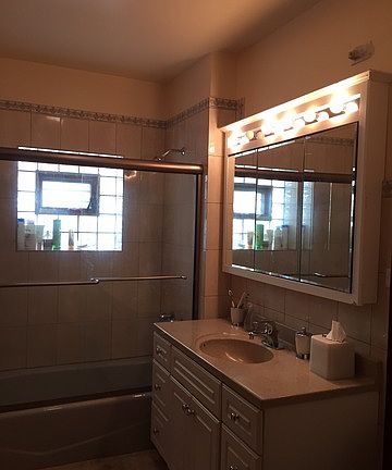 5th image of 4129 N Oakley Ave #1