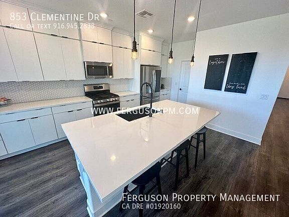 3rd image of 853 Clementine Dr