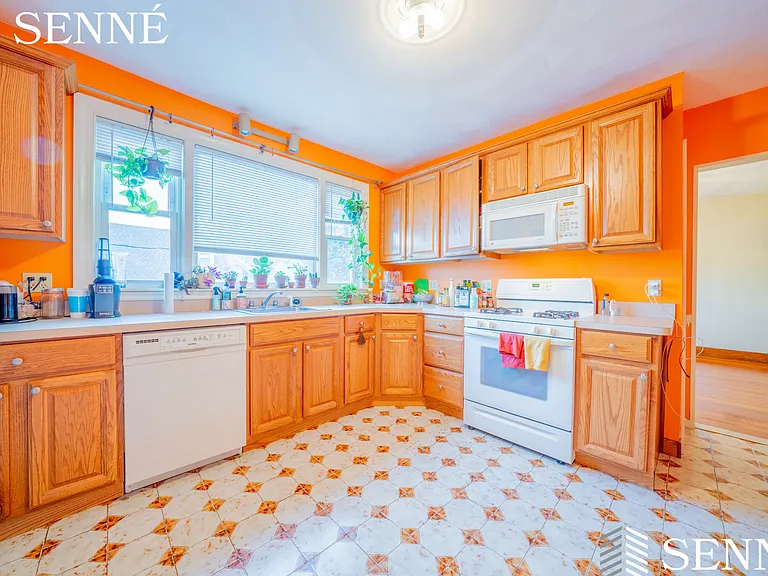 7-9 Ware St #2 — Photo 4