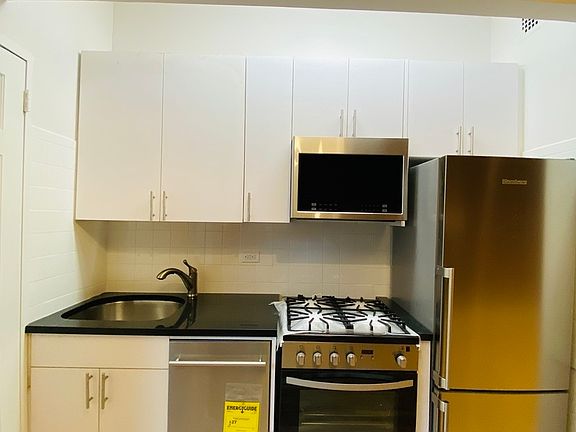 4th image of 447 W 56th St #3FW