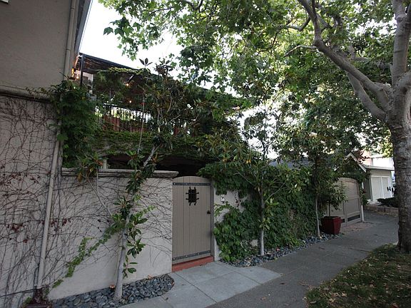 Side gate to courtyard.