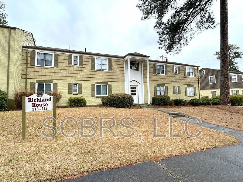 225 Myron Cir #225