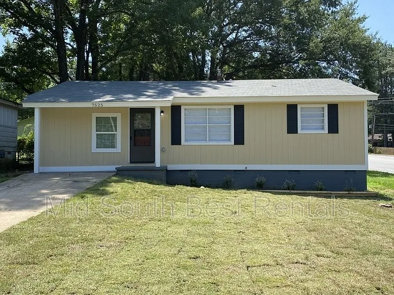 7525 Twin Oaks Rd — Photo 1