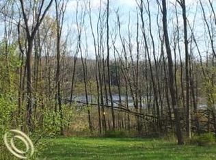 23 Hidden View Ct, Fenton, MI 48430