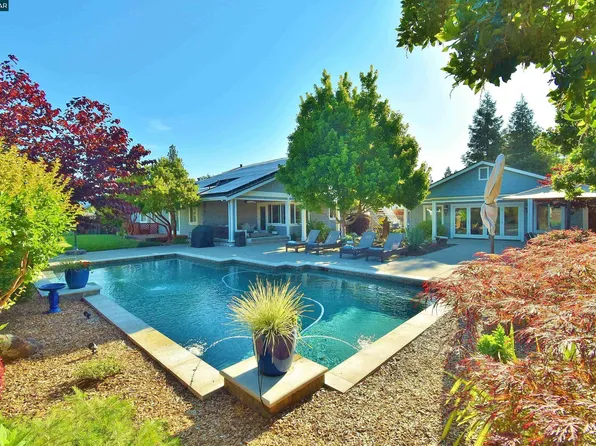 221 El Sobrante Dr, Danville, CA 94526