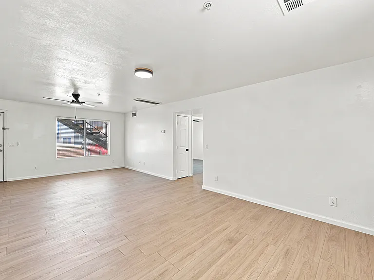 2324 W Lone Cactus Dr #11 — Photo 8