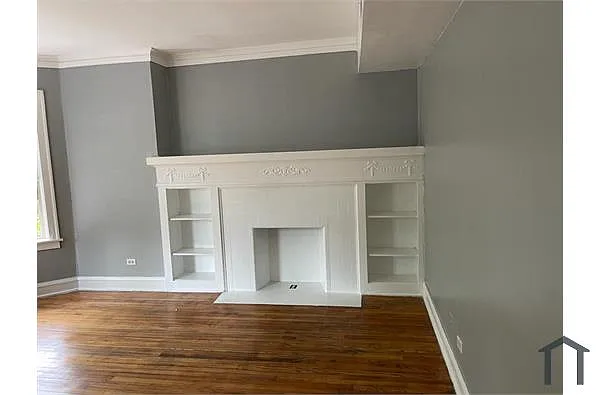 Building Photo - 8620 S Ingleside Ave #2