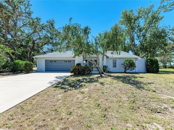 2402 Scenic Dr, Venice, FL 34293