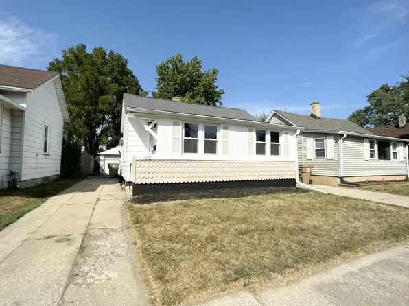 1412 78th PLACE, Kenosha, WI 53143