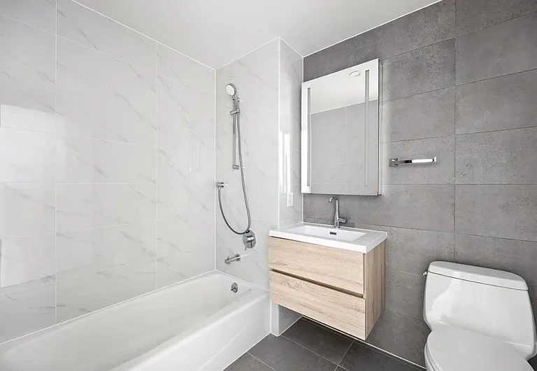 13277 Metropolitan Ave #7B — Photo 4