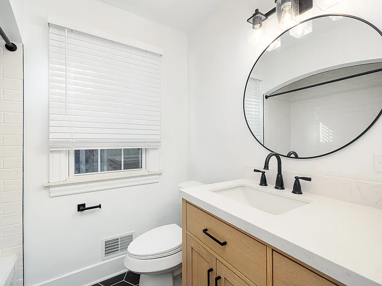 1012 Miner St — Photo 10