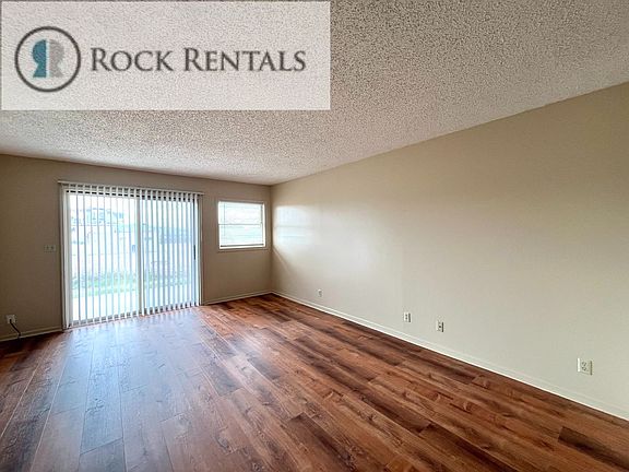 5th image of 728 Crazy Horse Rd #1