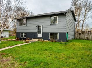 676 Huntington St, Sheridan, WY 82801
