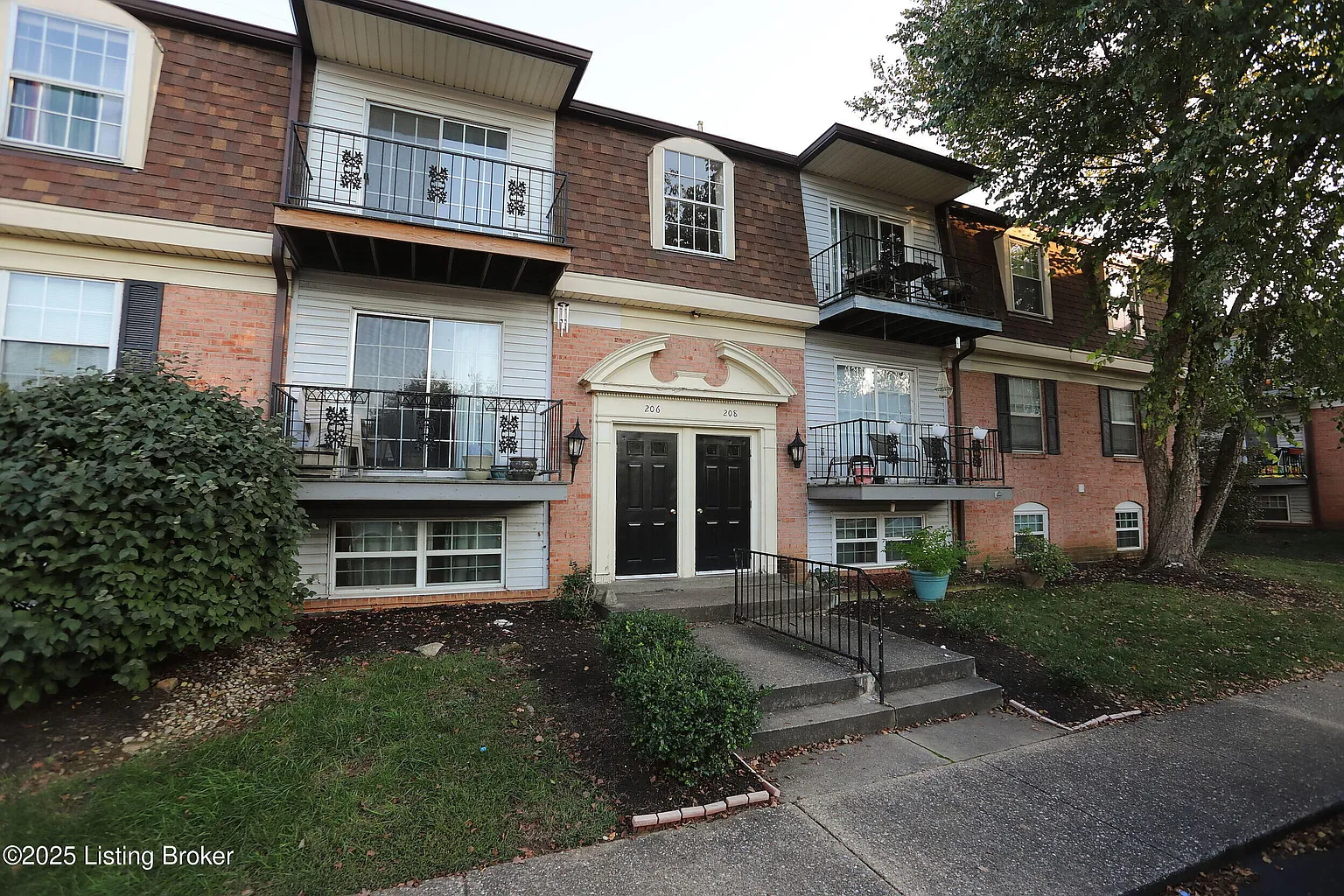 208 Flanders Ct APT 3 photo 1