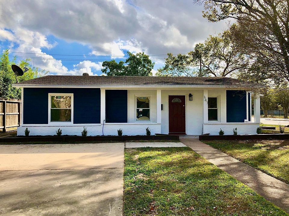 Exterior of the home has been completely repainted and brand new landscaping to match!