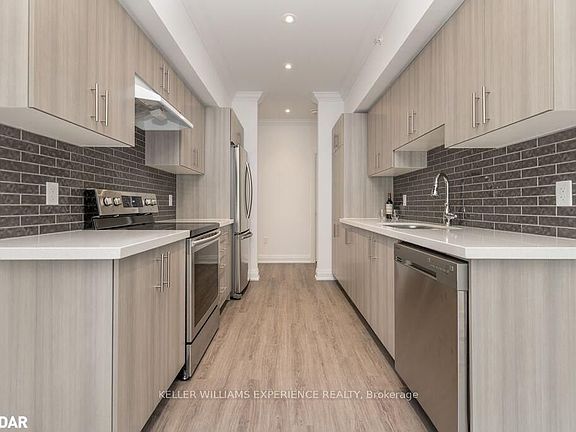 4th image of 304 Essa Rd #314