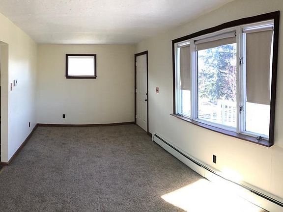 3rd image of 47 Dellwood Pl