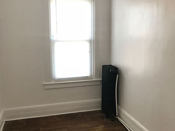 4th image of 61 Courtney Ave #2