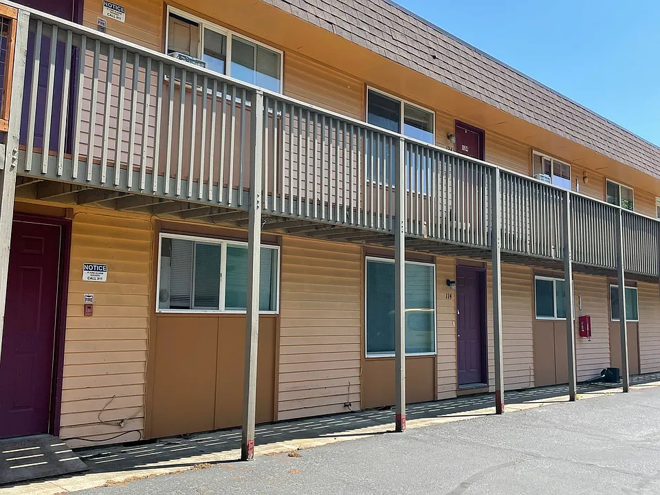 127-177 Sunset Ave N #4131-4143
