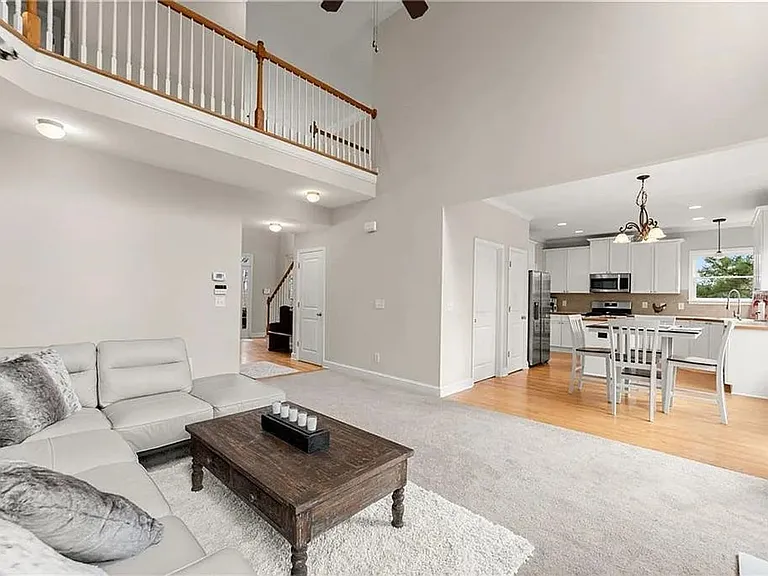 5987 Wellington Ave — Photo 3