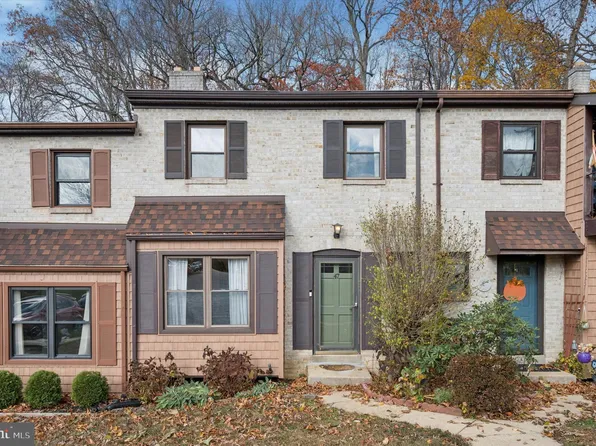 47 Bishop Dr, Aston, PA 19014