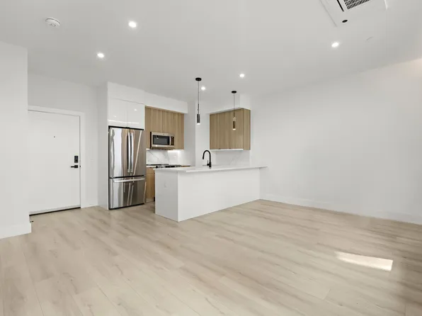 4525 Bergenwood Avenue image 62 of 74