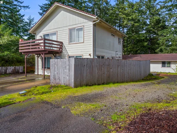 2137 10th St, Florence, OR 97439