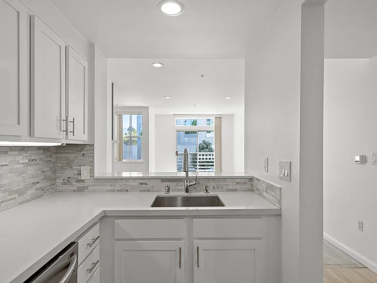 550 Ortega Ave #B227 — Photo 4
