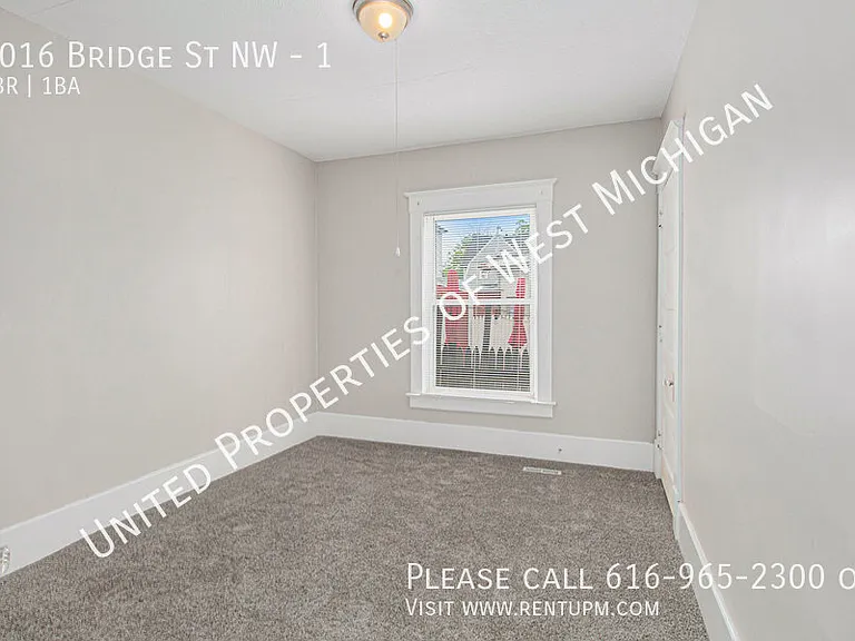 1016 Bridge St NW #1 — Photo 7