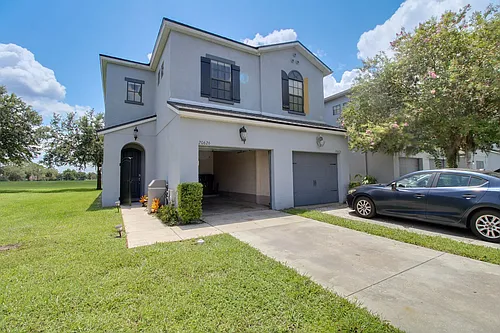20626 Maxim Pkwy Photo 1