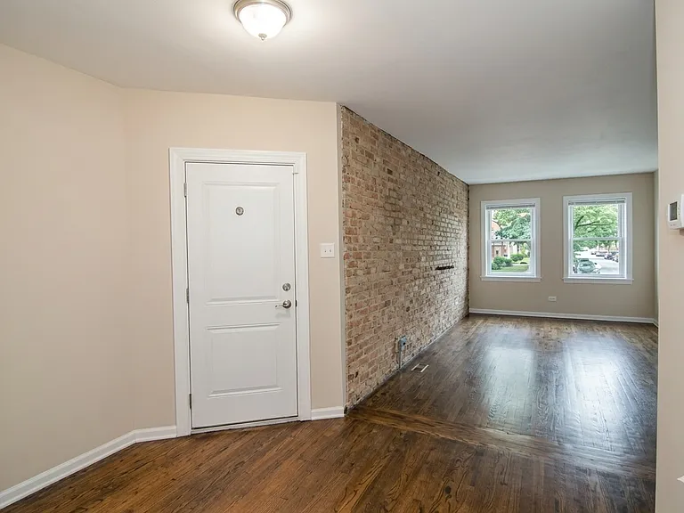 2065 W Jarvis Ave #3E — Photo 4
