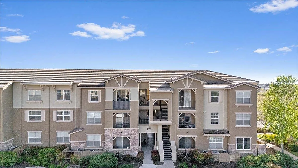 1181 Whitney Ranch Pkwy Unit 735 photo 1