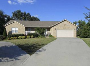 434 Little Cove Dr, Dandridge, TN 37725
