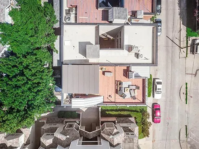 1008 Allen St — Photo 21