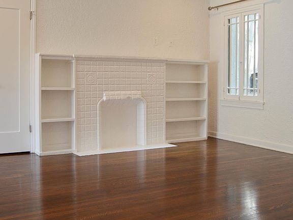 4th image of 1313 N Hayworth Ave #1/2