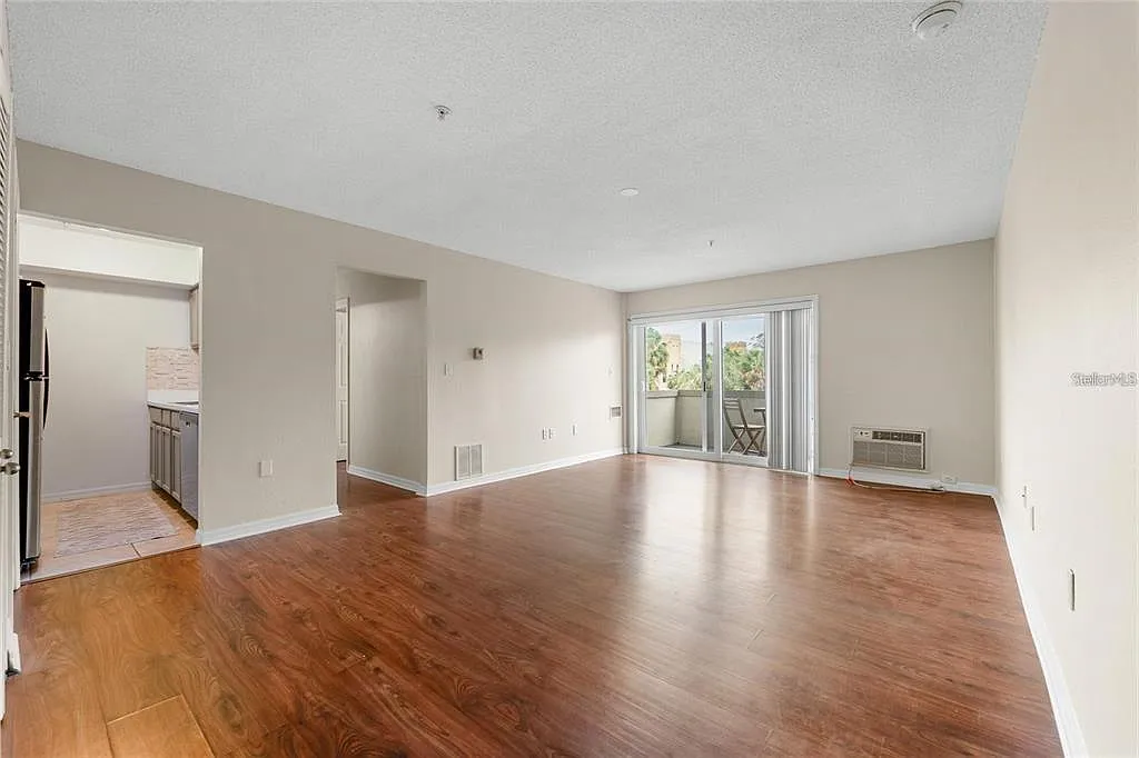 2 bed, 2.0 bath, 836 sqft, $2,000 — Photo 4
