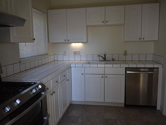 5th image of 2349 Peachtree Ln