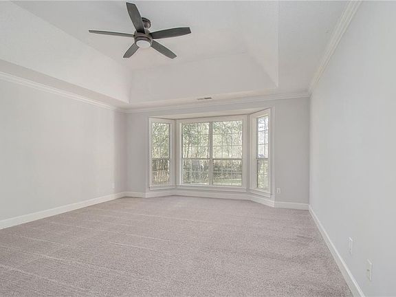 4th image of 265 Woodstream Dr