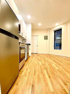 3rd image of 230 E 80th St APT 1C