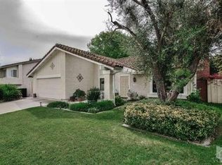 218 Cedar Heights Dr, Thousand Oaks, CA 91360