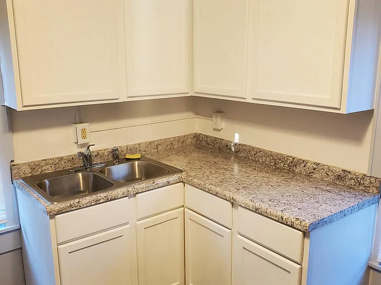 1826 Ford Ave #1 — Photo 9