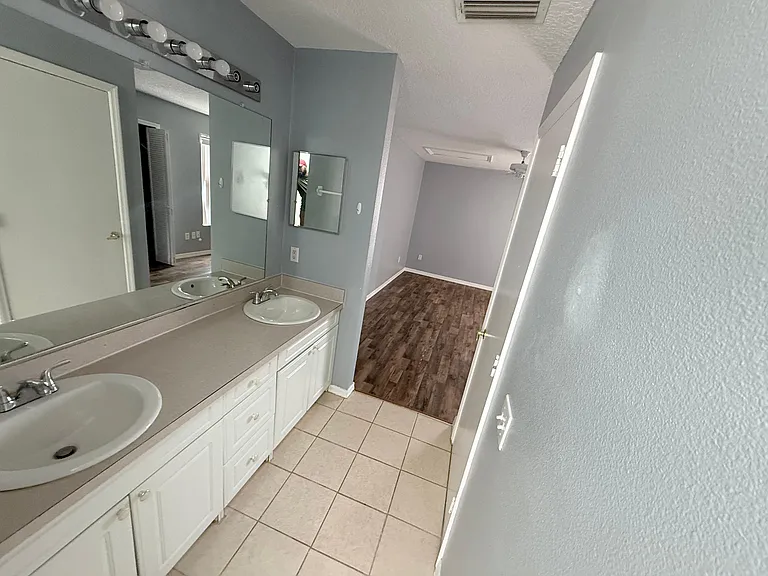 564 Orchid Dr — Photo 10