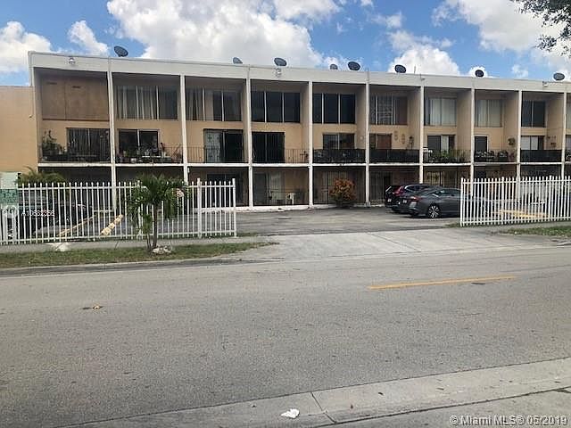 1st image of 1300 W 47th Pl APT 212B