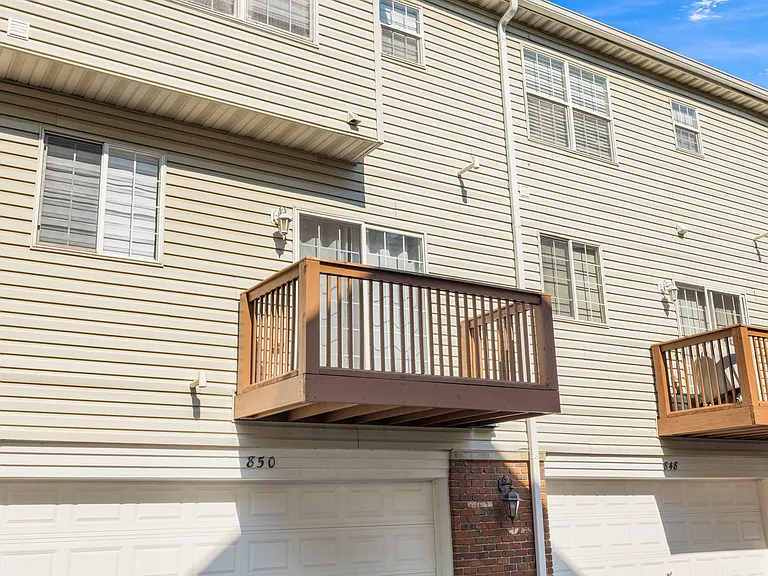 850 Shandrew Dr — Photo 28