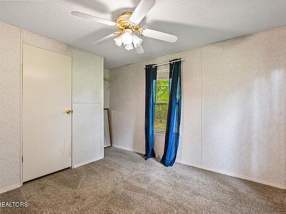 4th image of 166 Andrew Ln