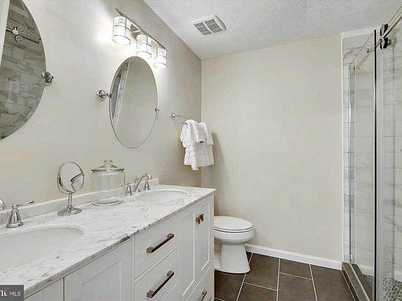 5th image of 15687 Thistle Ct