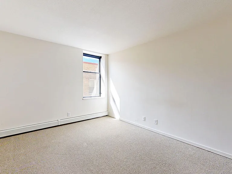 The Whittier — Photo 7