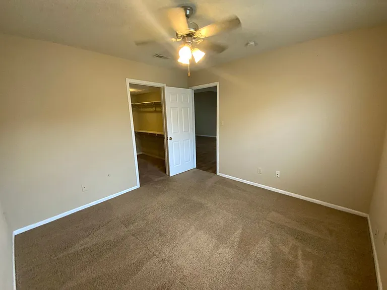 1605 Steamboat Ln — Photo 14